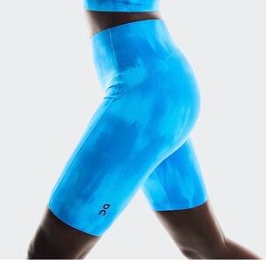 On Cloud Women's Malibu Blue Athletic Shorts Large Activewear Gym back-to-school